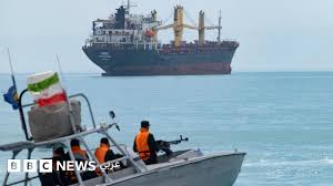 عـاجـل| هجـ ـوم كبير على 6 سفن في مضيق هرمز.. ايران ترد على ترمب! وكوميديا 3 انظمة عربية