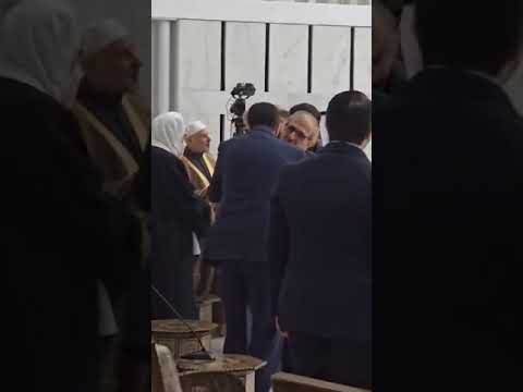 احمد الشرع يقبل يد والده فى صلاة عيد الفطر المبارك #سوريا #الشرع