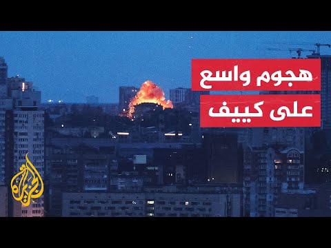 مشاهد توثق تصدي المضادات الأرضية لمسيرات في سماء بورتسودان